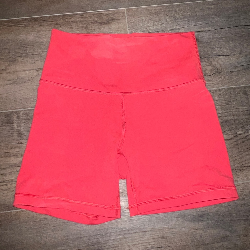 ARITZIA Tna Butter Coral Biker shorts